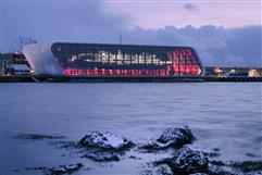 Shiphousebuilding – experiencing «Hurtigruta» indoors